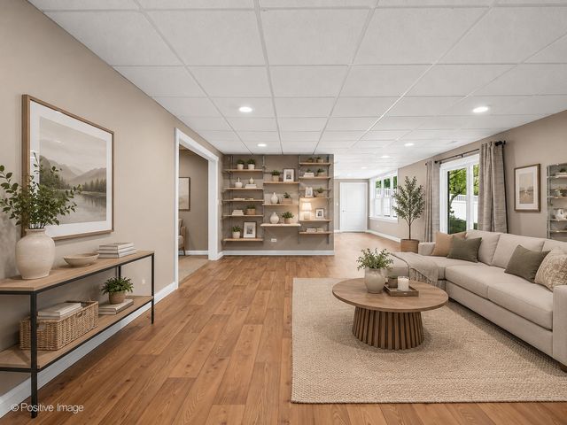 832 Bemis Road, Glen Ellyn, IL 60137