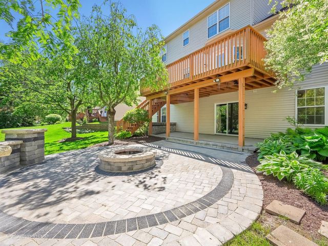 832 Bemis Road, Glen Ellyn, IL 60137