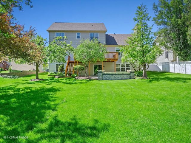832 Bemis Road, Glen Ellyn, IL 60137