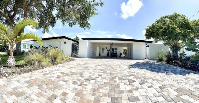 11405 8TH STREET E, Treasure Island, FL 33706