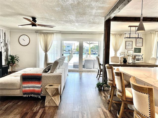 11405 8TH STREET E, Treasure Island, FL 33706