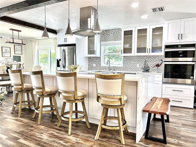 11405 8TH STREET E, Treasure Island, FL 33706