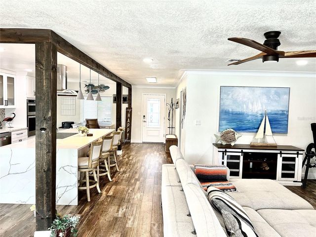 11405 8TH STREET E, Treasure Island, FL 33706