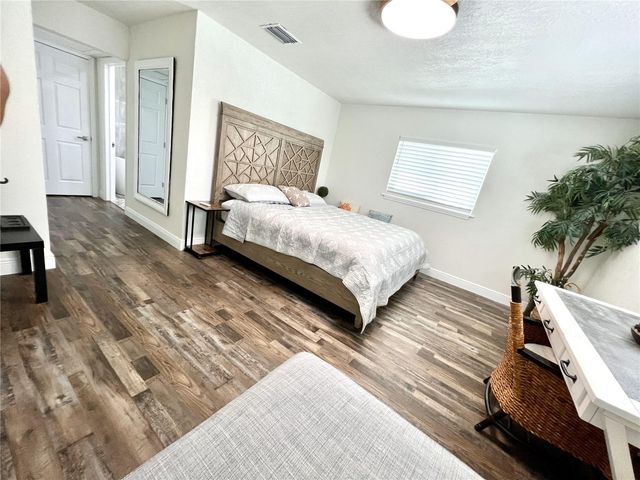 11405 8TH STREET E, Treasure Island, FL 33706