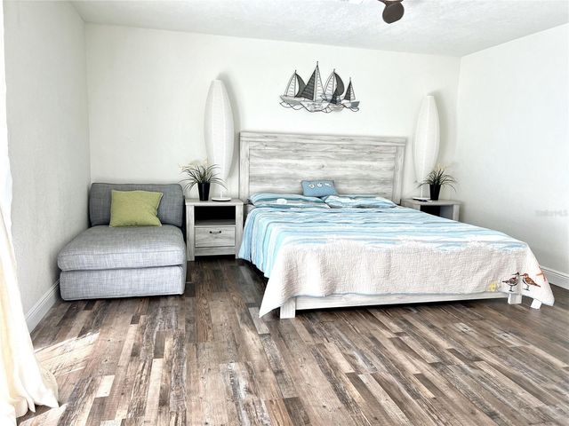 11405 8TH STREET E, Treasure Island, FL 33706
