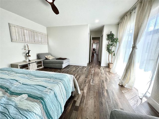 11405 8TH STREET E, Treasure Island, FL 33706