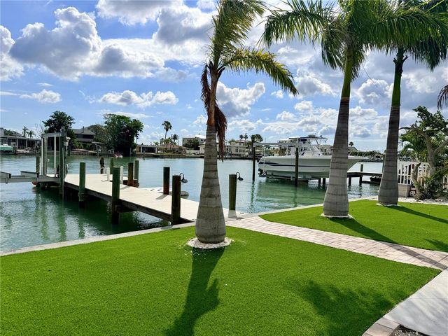 11405 8TH STREET E, Treasure Island, FL 33706