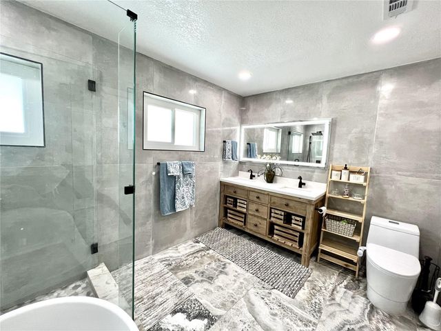 11405 8TH STREET E, Treasure Island, FL 33706