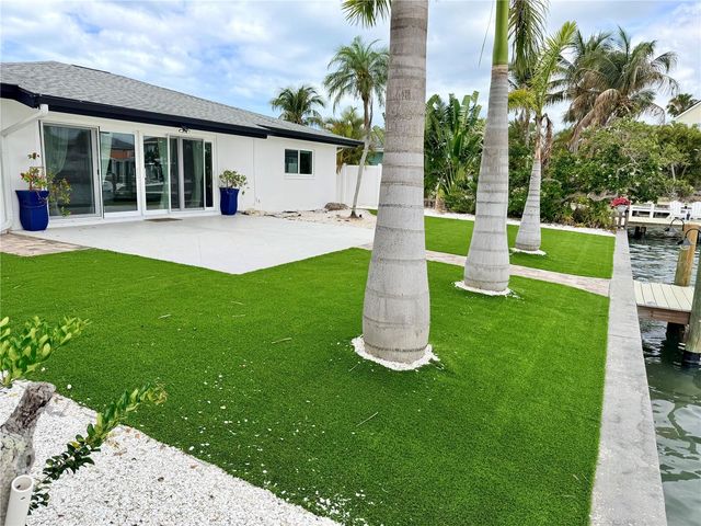 11405 8TH STREET E, Treasure Island, FL 33706