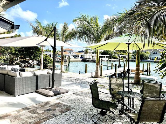 11405 8TH STREET E, Treasure Island, FL 33706