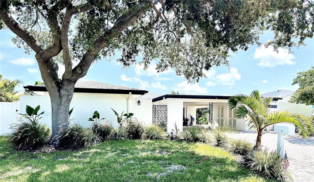 11405 8TH STREET E, Treasure Island, FL 33706