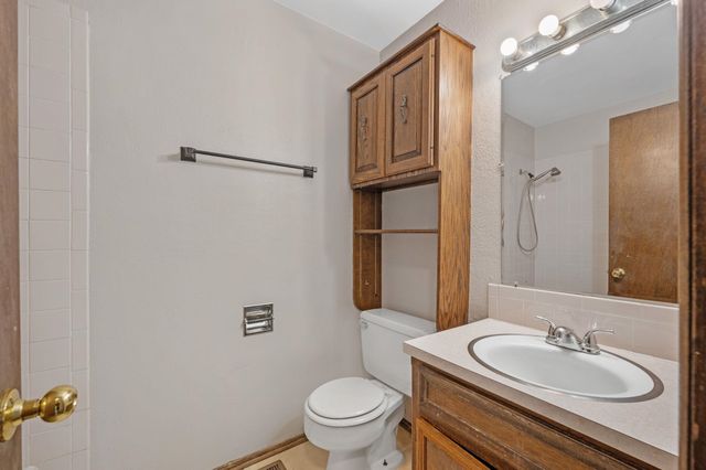 5315 W Robinson St, Wichita, KS 67212