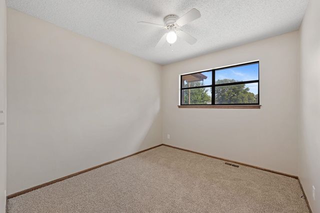 5315 W Robinson St, Wichita, KS 67212