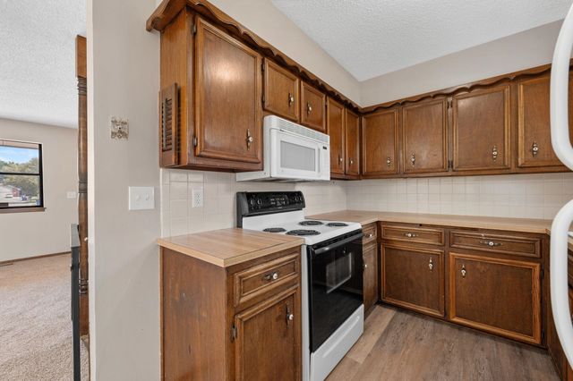 5315 W Robinson St, Wichita, KS 67212