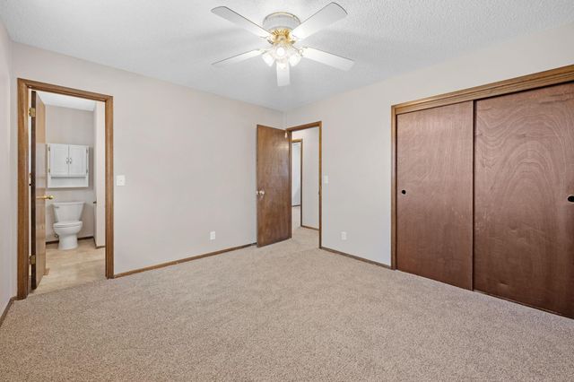 5315 W Robinson St, Wichita, KS 67212