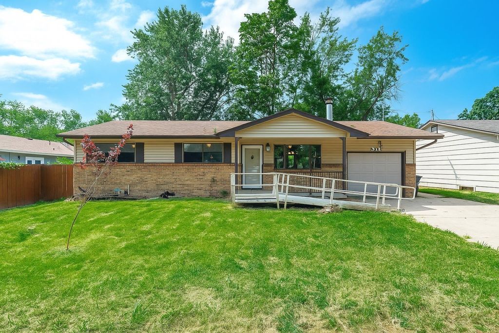 5315 W Robinson St, Wichita, KS 67212