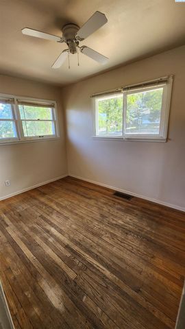 805 NW Clifford, Pullman, WA 99163