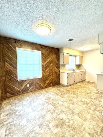 29 5th Avenue, Dardanelle, AR 72834