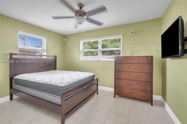 2825 SW 5th St, Fort Lauderdale, FL 33312