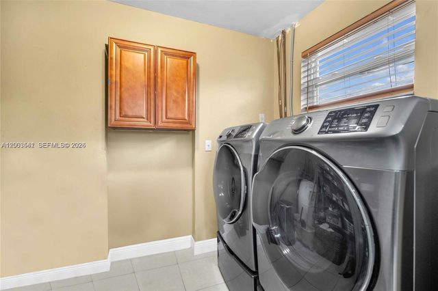 2825 SW 5th St, Fort Lauderdale, FL 33312