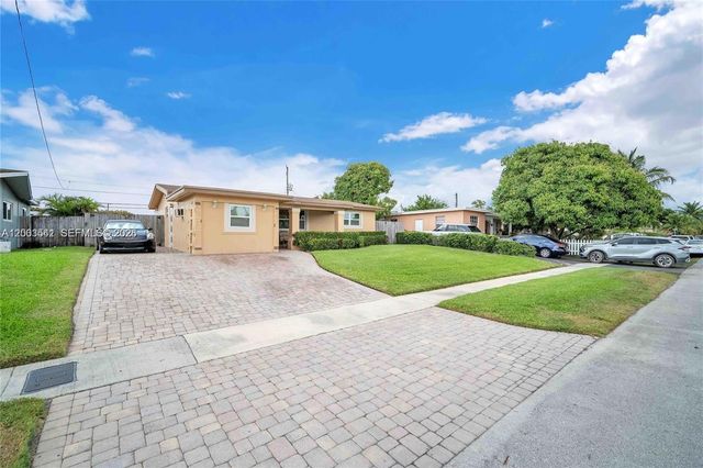 2825 SW 5th St, Fort Lauderdale, FL 33312