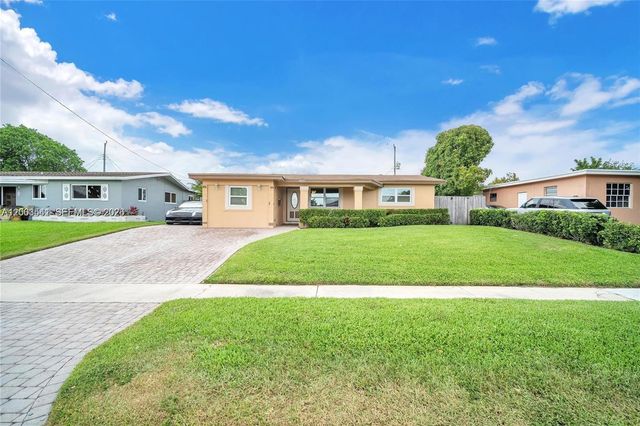 2825 SW 5th St, Fort Lauderdale, FL 33312