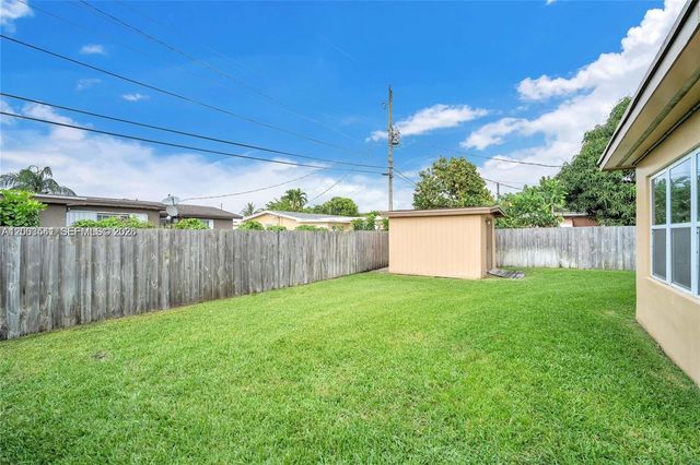 2825 SW 5th St, Fort Lauderdale, FL 33312