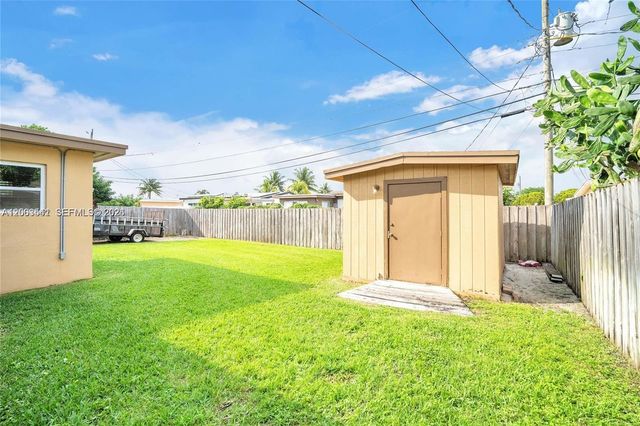 2825 SW 5th St, Fort Lauderdale, FL 33312