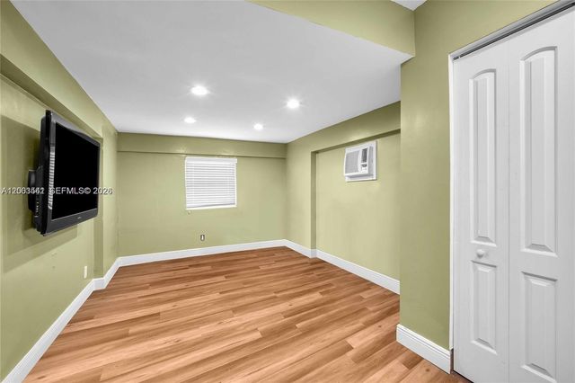 2825 SW 5th St, Fort Lauderdale, FL 33312