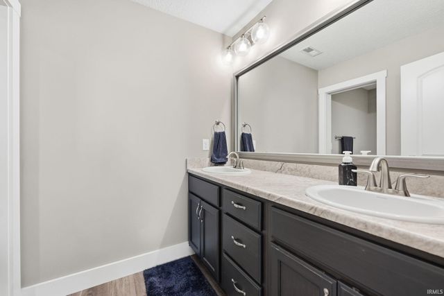 5990 Menza Drive, Auburn, IN 46706