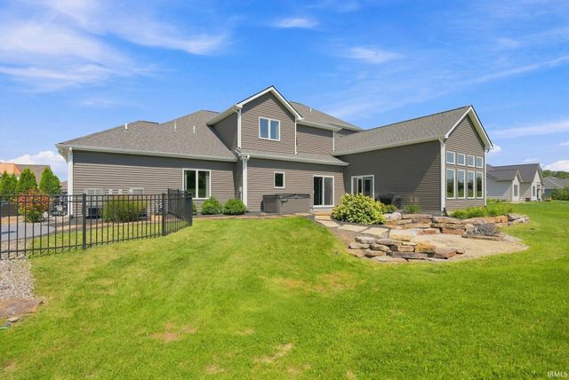 5990 Menza Drive, Auburn, IN 46706