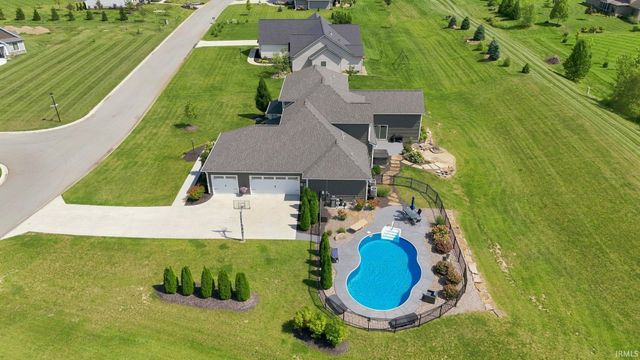 5990 Menza Drive, Auburn, IN 46706