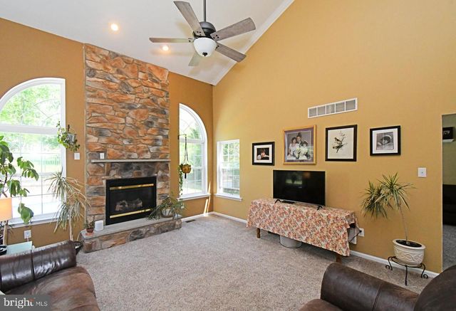 107 REDSTONE DR, Warrington, PA 18976