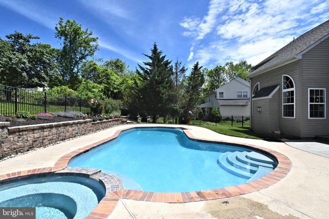 107 REDSTONE DR, Warrington, PA 18976