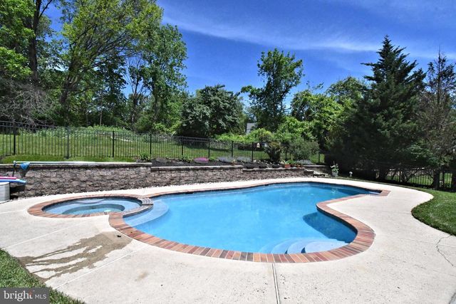 107 REDSTONE DR, Warrington, PA 18976