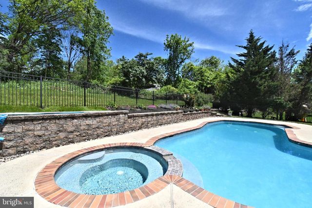 107 REDSTONE DR, Warrington, PA 18976