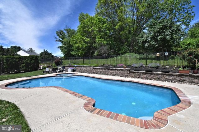 107 REDSTONE DR, Warrington, PA 18976