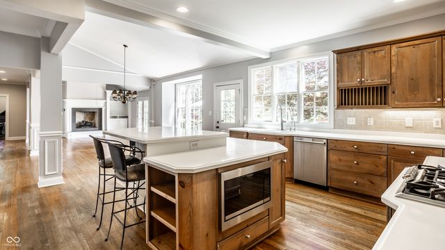 6976 Old Hunt Club Road, Zionsville, IN 46077