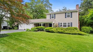 40 Sage Drive, Warwick, RI 02886