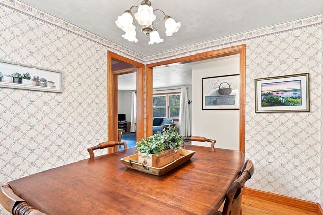172 Birch Bluffs Dr, Westfield, MA 01085