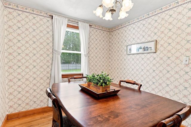172 Birch Bluffs Dr, Westfield, MA 01085
