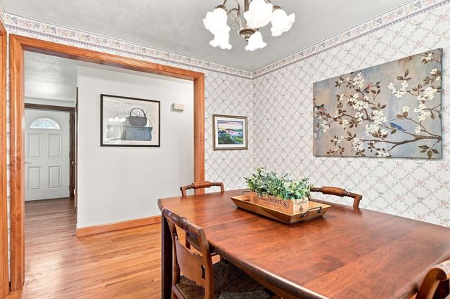 172 Birch Bluffs Dr, Westfield, MA 01085