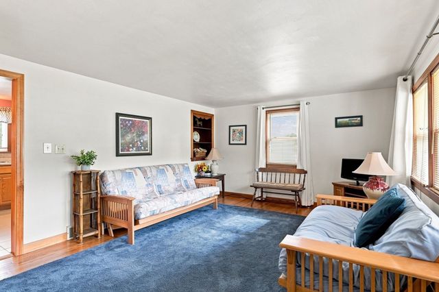 172 Birch Bluffs Dr, Westfield, MA 01085