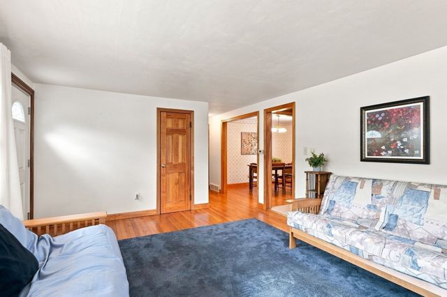172 Birch Bluffs Dr, Westfield, MA 01085