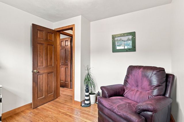 172 Birch Bluffs Dr, Westfield, MA 01085