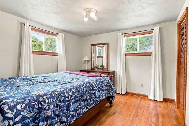 172 Birch Bluffs Dr, Westfield, MA 01085