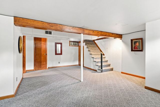 172 Birch Bluffs Dr, Westfield, MA 01085
