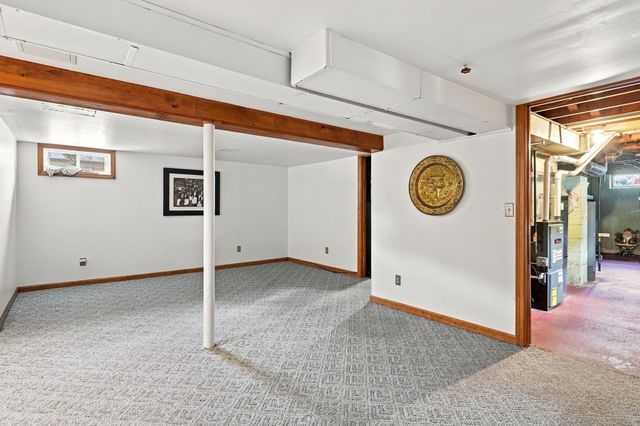 172 Birch Bluffs Dr, Westfield, MA 01085