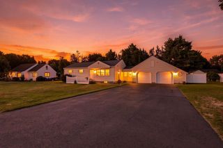 172 Birch Bluffs Dr, Westfield, MA 01085