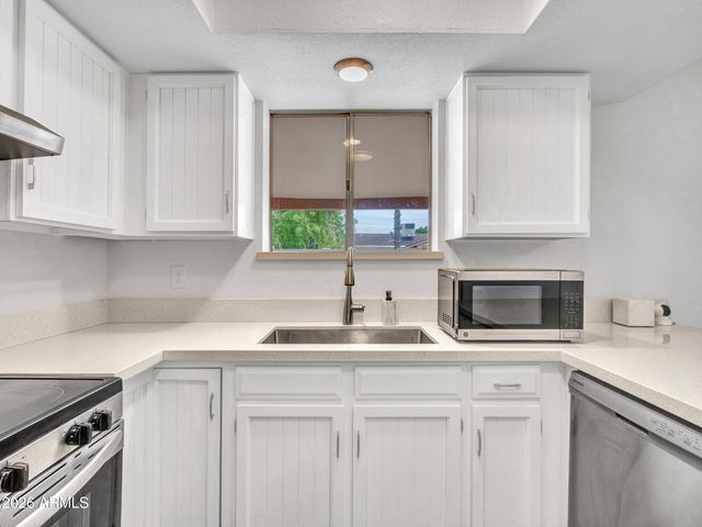 1842 E GROVE Circle, Mesa, AZ 85204